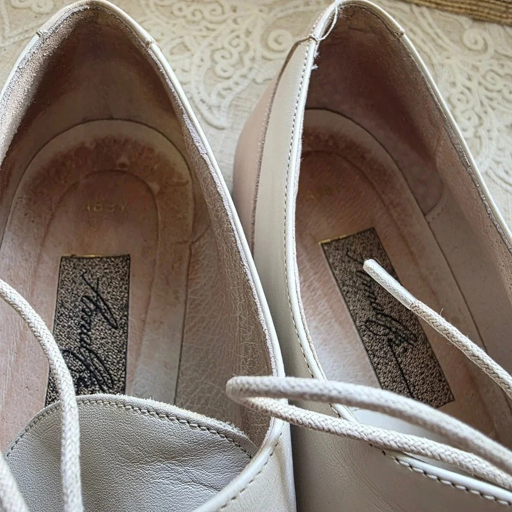 Amalfi Abby Italian Leather Oxford Shoes 7B Cream Beige Square Toe Lace Up Flats